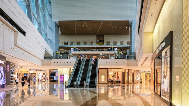 shopping-mall-from-inside-view-with-modern-white-design